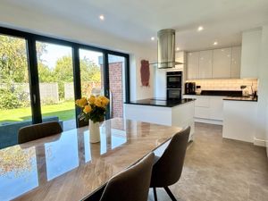 Kitchen/Diner- click for photo gallery